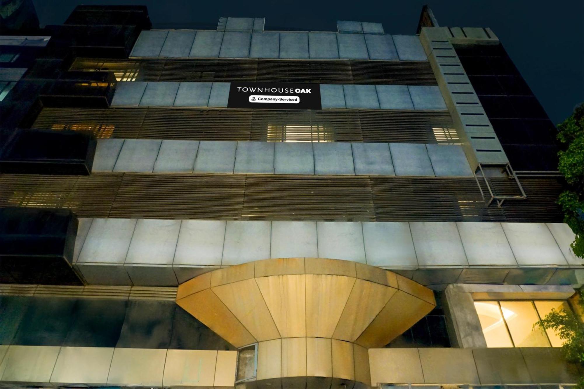 Super Townhouse Oak Jm Road Formerly Krishna Presidency Pune Exterior photo