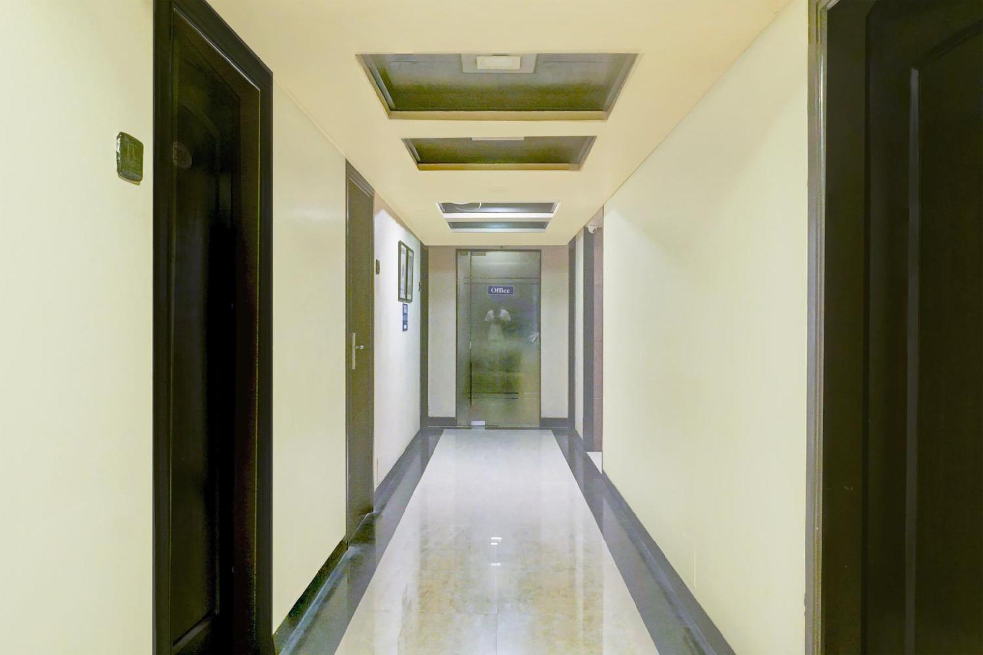 Super Townhouse Oak Jm Road Formerly Krishna Presidency Pune Exterior photo
